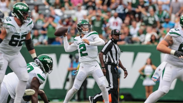 Jets QB Zach Wilson throws pass